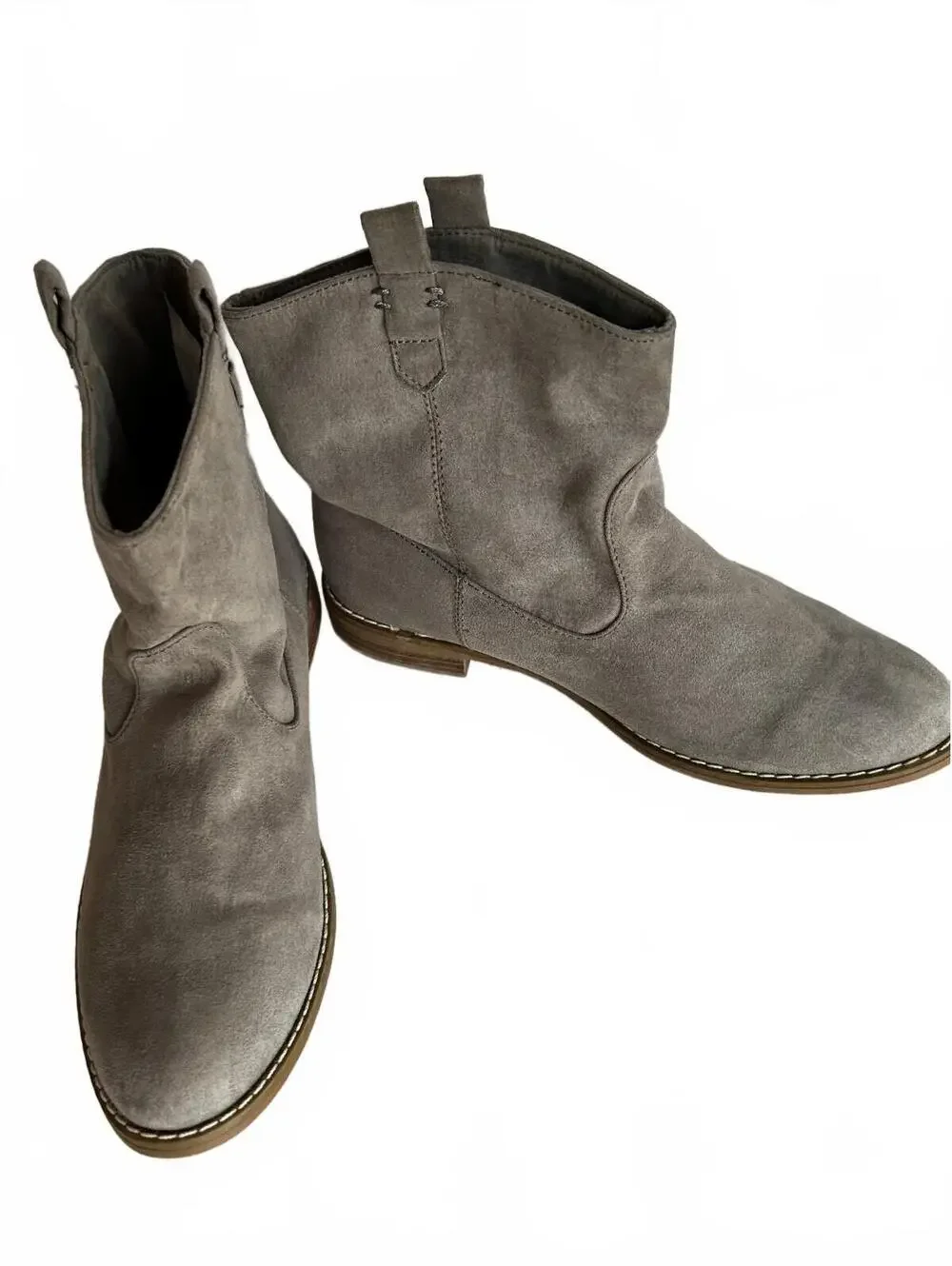New Old Navy Grey Faux Suede Pull On Ankle Boots Women's Size 8